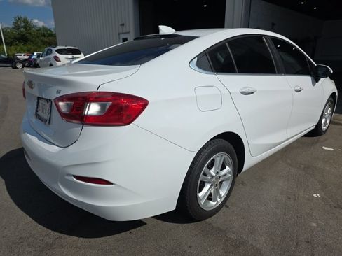 Used 2018 Chevrolet Cruze LT w/ Convenience Package FWD image 5