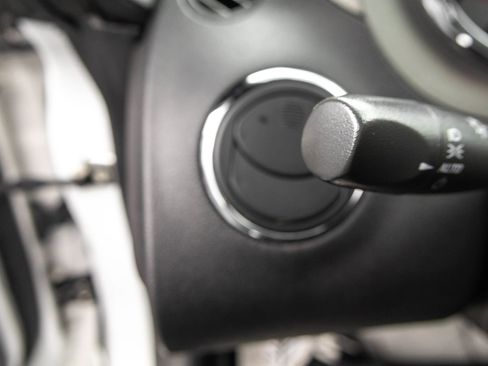 Used 2007 Pontiac Solstice Convertible image 18