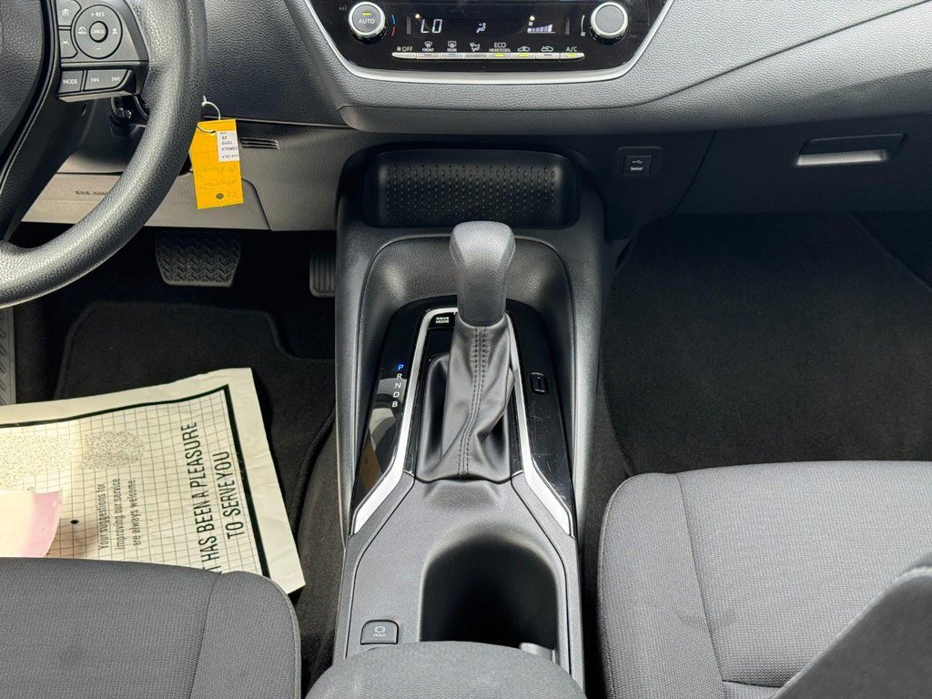 Used 2025 Toyota Corolla LE FWD image 21