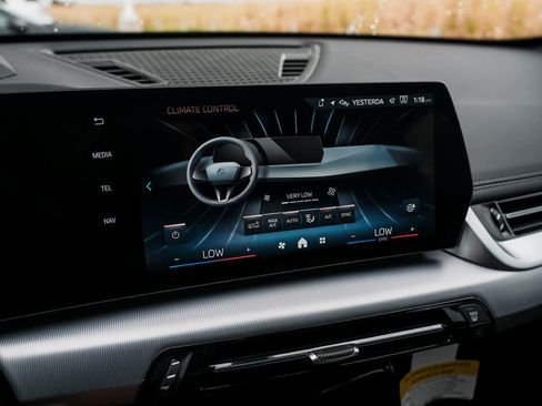 Used 2024 BMW X1 xDrive28i w/ Premium Package image 29