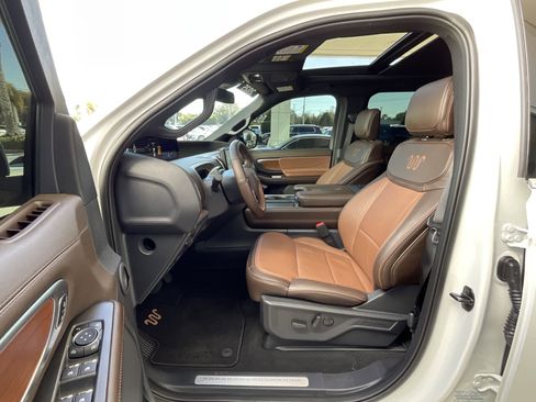 Used 2025 Ford Expedition Max King Ranch image 10