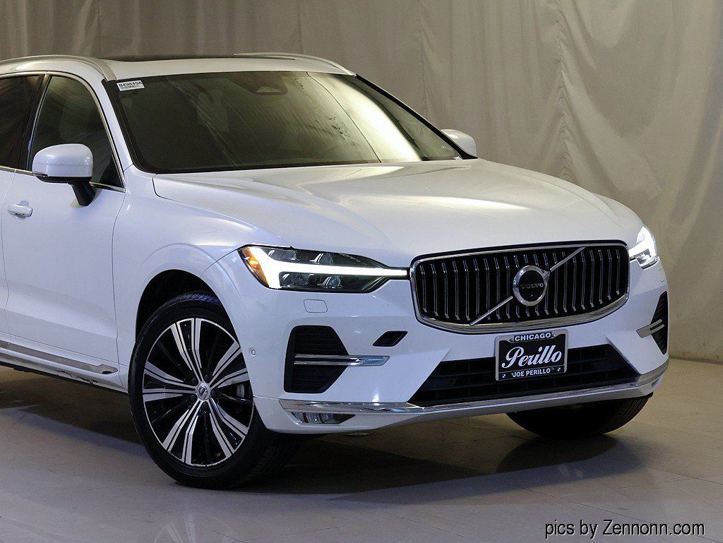 Used 2023 Volvo XC60 B5 Plus w/ Climate Package AWD/4WD image 2