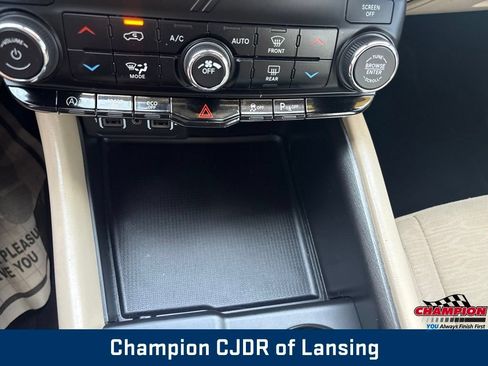 Used 2021 Dodge Durango SXT AWD/4WD image 31