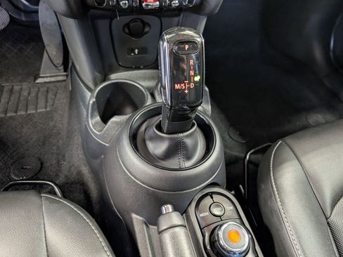 Used 2020 MINI Cooper 4-Door Hardtop w/ Storage Package image 16