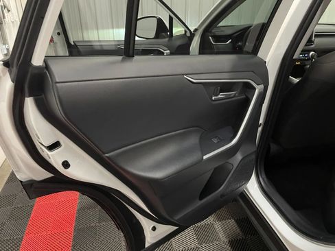 Used 2025 Toyota RAV4 XLE w/ Convenience Package AWD/4WD image 37