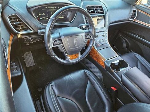 Used 2019 Lincoln Nautilus Select image 10