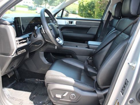 Used 2024 Hyundai Santa Fe Limited AWD/4WD image 11
