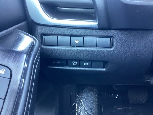 Used 2024 Nissan Rogue SV AWD/4WD image 28