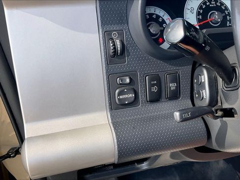 Used 2011 Toyota FJ Cruiser 4WD w/ Upgrade Pkg image 33