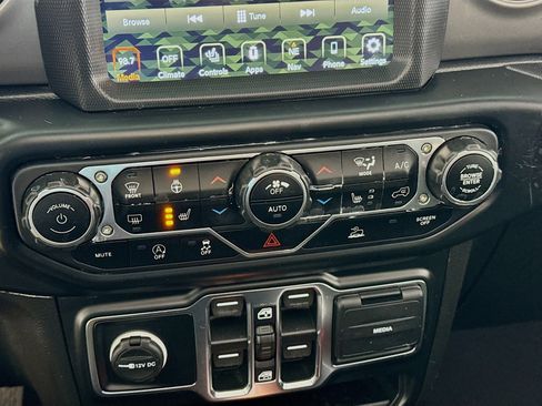 Used 2022 Jeep Wrangler Unlimited Sport w/ Sun And Sound Package image 20