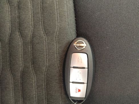 Used 2022 Nissan Pathfinder S AWD/4WD image 32