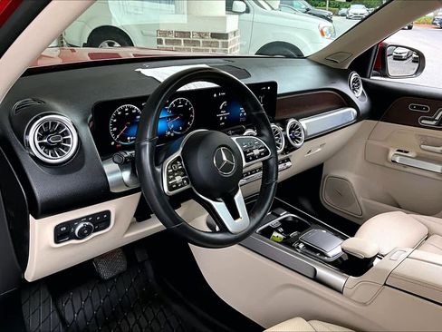 Used 2022 Mercedes-Benz GLB 250 image 18