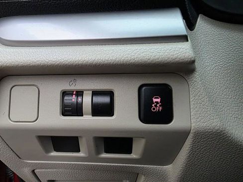 Used 2014 Subaru Crosstrek 2.0i Premium image 11