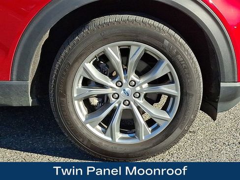 Used 2022 Ford Explorer XLT w/ Equipment Group 202A image 12