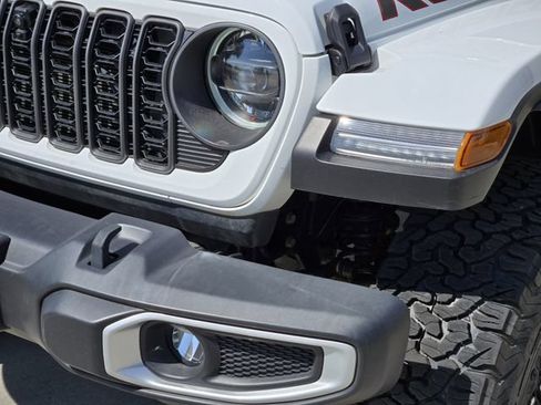 Used 2026 Jeep Wrangler Unlimited Rubicon AWD/4WD image 10