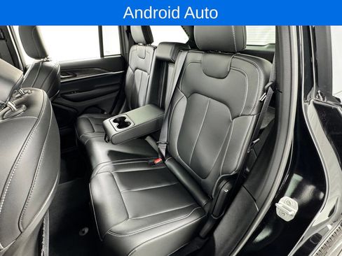 Used 2025 Jeep Grand Cherokee Limited AWD/4WD image 12