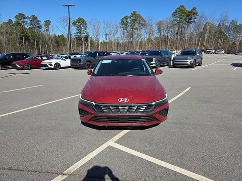 New 2026 Hyundai Elantra Limited FWD image 11