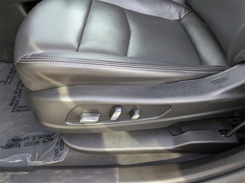 Used 2024 Cadillac XT6 Premium Luxury image 14