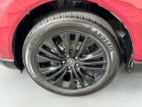 Used 2023 Toyota Venza Nightshade image 31