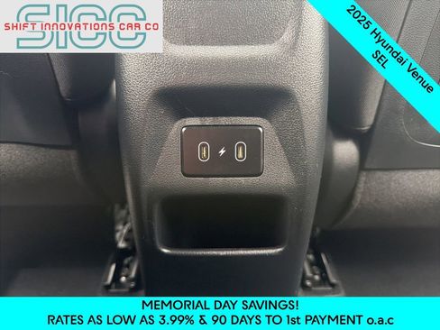 Used 2025 Hyundai Venue SEL FWD image 23