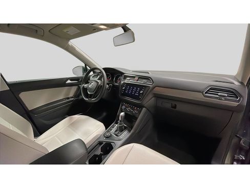 Used 2020 Volkswagen Tiguan S image 17