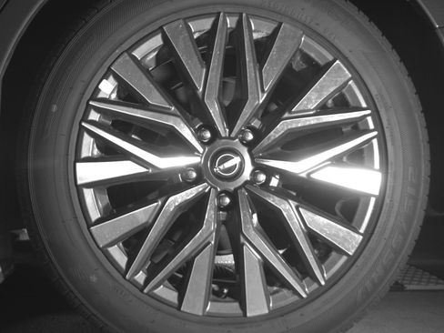 Used 2025 Nissan Altima 2.5 SV FWD image 14