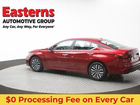 Used 2025 Nissan Altima 2.5 SV FWD image 62