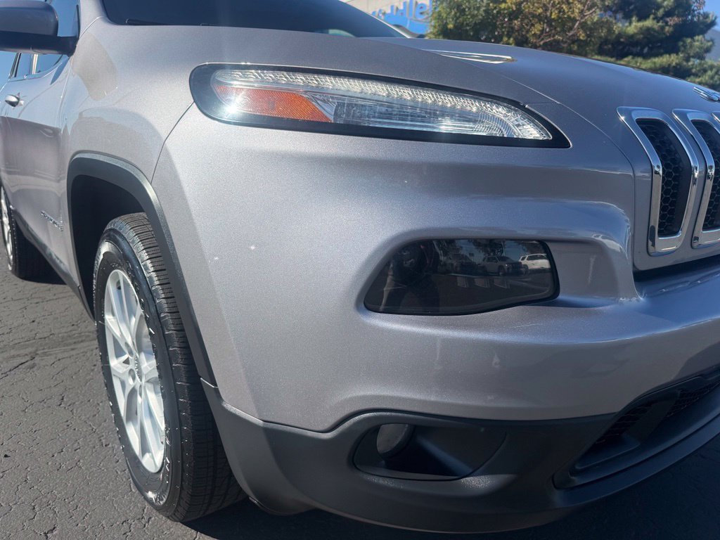 Used 2018 Jeep Cherokee Latitude w/ Safety Group AWD/4WD image 7