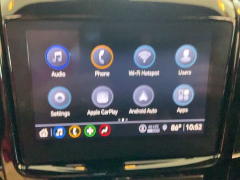 Used 2022 Chevrolet Traverse LT w/ LPO, Floor Liner Package FWD image 16