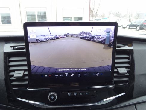 Used 2023 Ford Transit 350 XLT image 22