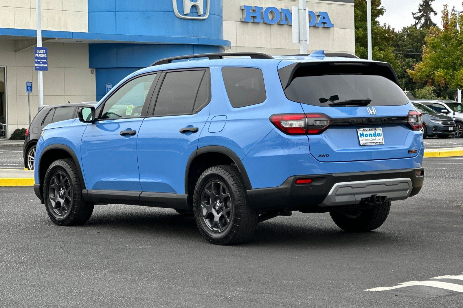 Used 2024 Honda Pilot TrailSport image 3