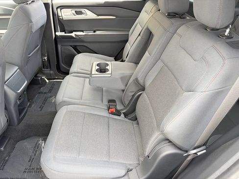 Used 2025 Ford Explorer Active RWD image 17