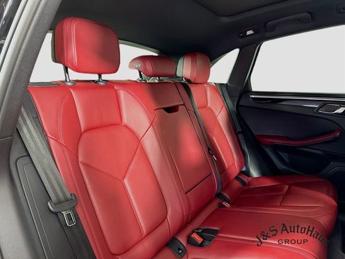 Used 2024 Porsche Macan S image 34