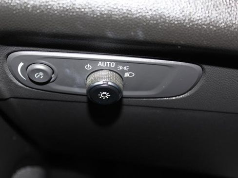 Used 2023 Buick Envision Essence FWD image 24