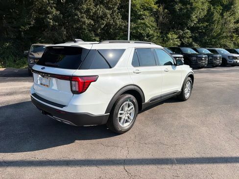 New 2026 Ford Explorer Active w/ Active Comfort Package RWD image 3