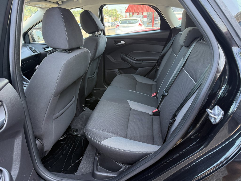 Used 2014 Ford Focus SE FWD image 11