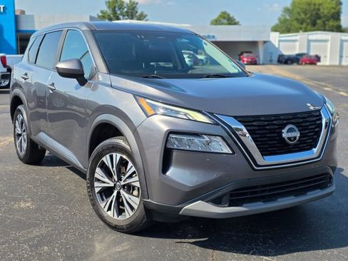 Used 2023 Nissan Rogue SV FWD image 2