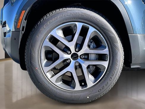 New 2026 Land Rover Defender 110 S image 13