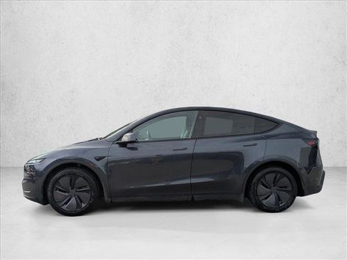 Used 2026 Tesla Model Y AWD image 8
