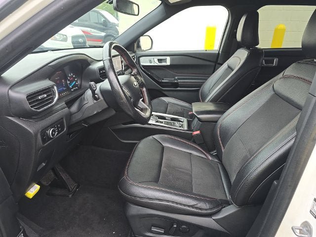 Used 2023 Ford Explorer ST-Line AWD/4WD image 25
