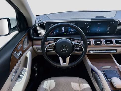 Used 2022 Mercedes-Benz GLS 450 4MATIC image 18