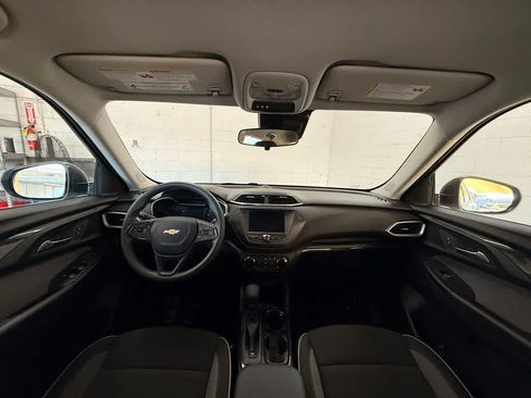 Used 2023 Chevrolet TrailBlazer LS FWD image 10