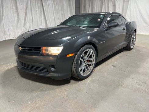 Used 2015 Chevrolet Camaro LT RWD image 3