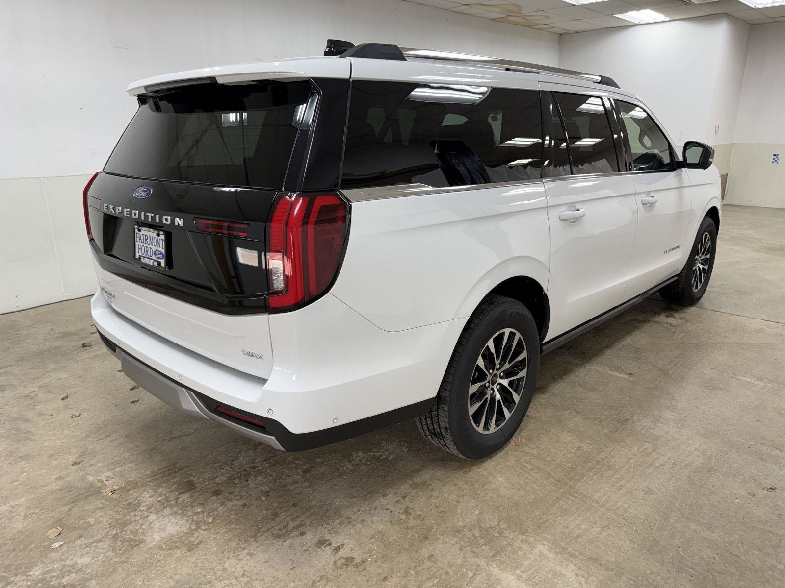 Used 2025 Ford Expedition Max Platinum AWD/4WD image 12