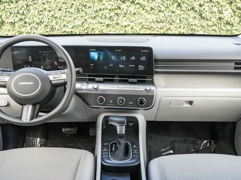 Used 2024 Hyundai Kona SE AWD/4WD image 12