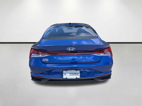 Used 2022 Hyundai Elantra SEL w/ Cargo Package FWD image 5