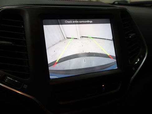Used 2022 Jeep Cherokee Trailhawk AWD/4WD image 20