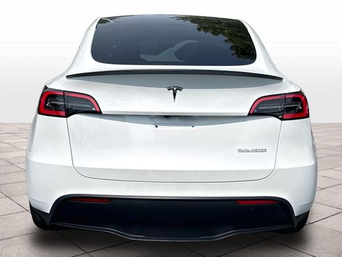 Used 2023 Tesla Model Y Performance AWD/4WD image 8