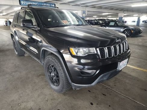 Used 2018 Jeep Grand Cherokee Laredo AWD/4WD image 1