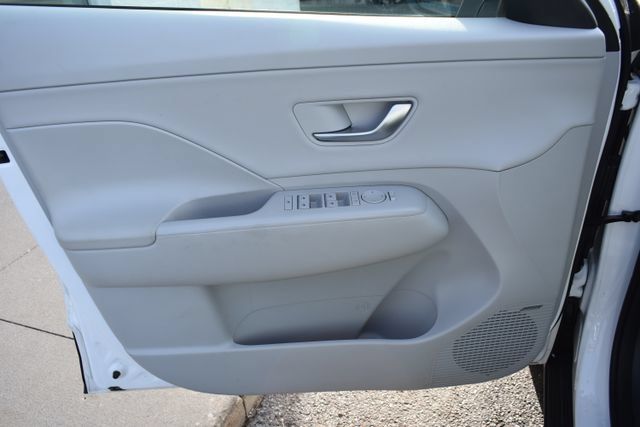 Used 2025 Hyundai Kona Limited AWD/4WD image 20